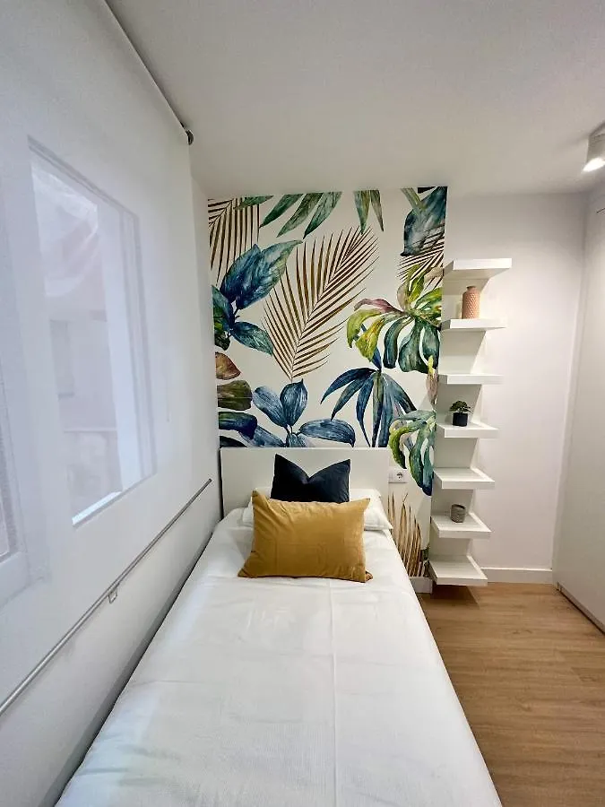 Holidays2Malaga Lebrija 3 Bedroom & Terrace & Parking & Smart Tv 0*,  Spanje